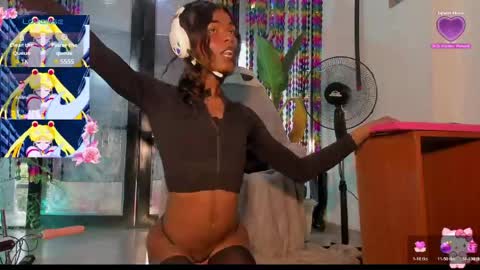 effy_marinn online show from June 7, 7:44 pm