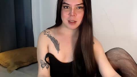 Elise online show from May 5, 2:39 am