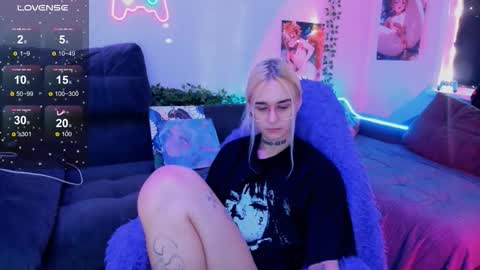 Ellie online show from November 16, 6:34 am