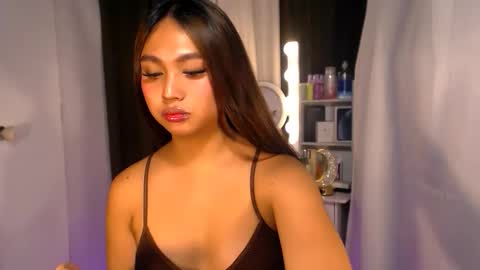 ellie online show from April 23, 4:42 pm