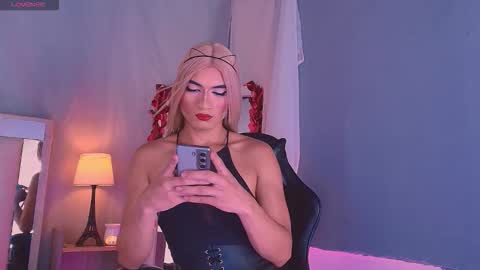 emily_castillo1_ online show from March 4, 5:24 am