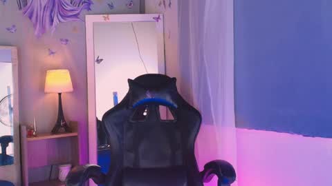 emily_castillo1_ online show from March 31, 5:53 am