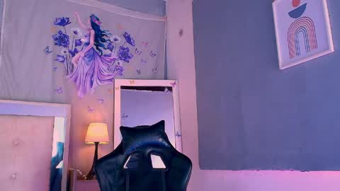 emily_castillo1_ online show from June 6, 7:04 am