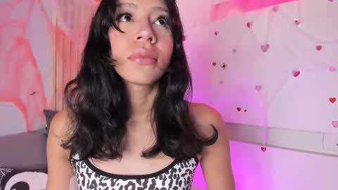 Snapshot of emmaclark_1 chatting on October 22, 8:56 pm emmaclark_1 online show from October 22, 8:56 pm