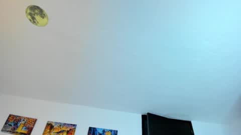 juliana  online show from March 19, 5:29 am