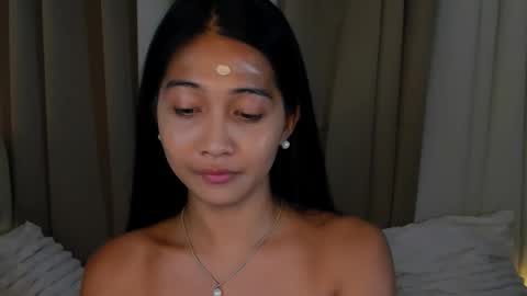 Eva Ambrose online show from March 12, 4:06 am