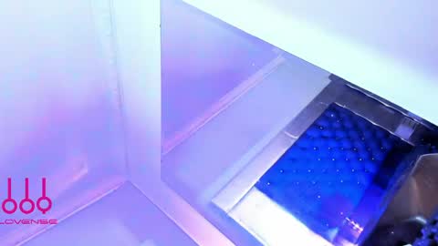 evanllelyne online show from April 23, 12:24 pm