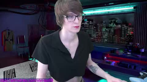 Vivi online show from February 13, 3:02 am