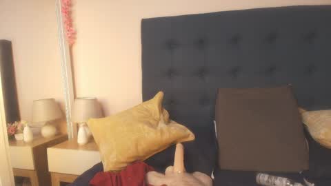 DAYANITA online show from April 23, 8:00 pm