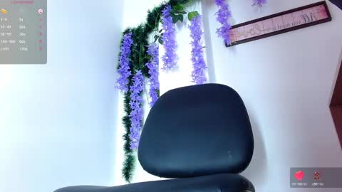 Snapshot of exotiic_sara chatting on October 22, 10:35 pm SARA online show from October 22, 10:35 pm