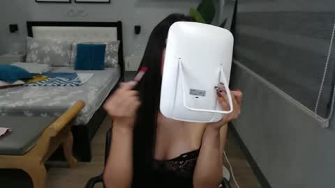 extremelytyra online show from October 14, 12:50 pm