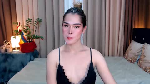 UR SWEET EZRA online show from December 26, 5:15 am