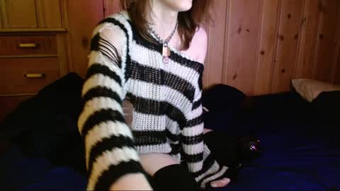 Snapshot of femboyflowers chatting on January 25, 7:06 am femboyflowers online show from January 25, 7:06 am