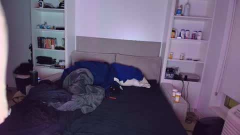 femboyflowers online show from March 16, 5:00 am