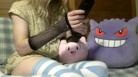 fenn88_ online show from July 18, 3:57 am