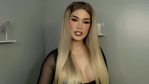 KHATRINA STACIE MARIE online show from March 10, 5:29 pm