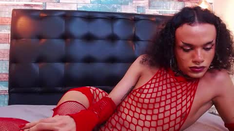 Ella online show from January 10, 7:09 pm