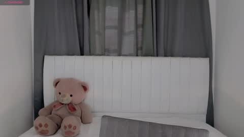 Vnecis Marn online show from October 2, 2:06 pm