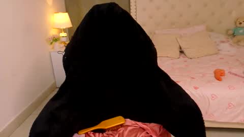 Ariana Sophia.  online show from June 8, 3:18 am