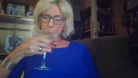 Girlinrock online show from December 5, 3:55 am