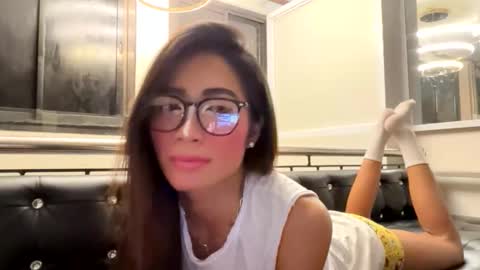 gleiahong online show from April 16, 1:01 pm