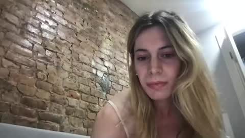 goddess_larz online show from March 4, 4:17 am