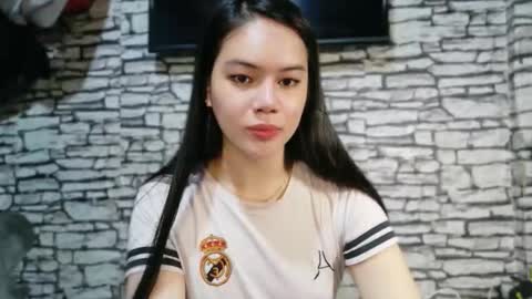 geneviev online show from March 4, 1:56 am