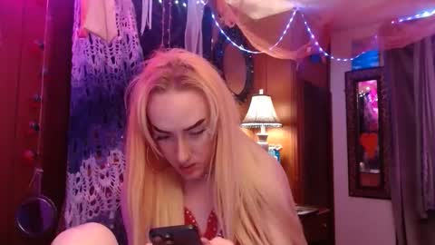 halovalentine online show from January 15, 5:06 am