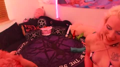 Harley Lockhart online show from October 30, 5:39 am