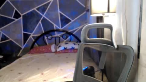 Davey online show from December 16, 2:27 am