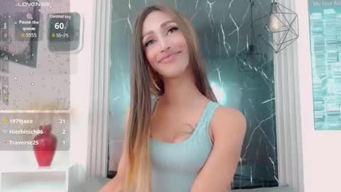 Hilary Avilan online show from April 22, 8:05 pm