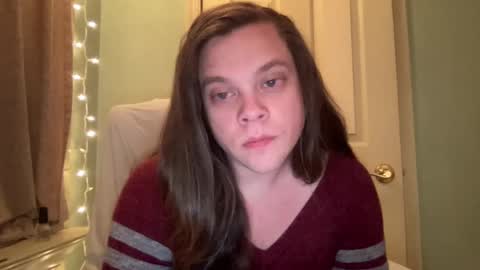 Snapshot of holly23hopefull chatting on December 29, 12:41 am Hollys Drive threw Side Of CB. online show from December 29, 12:41 am