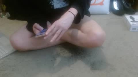 Holly Hawkes online show from February 4, 10:25 pm