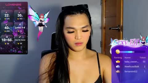 Snapshot of hollywoodbitch chatting on December 14, 12:44 pm Isabella Marie online show from December 14, 12:44 pm