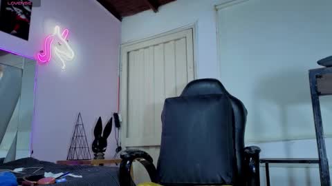 destinyk online show from December 17, 11:49 am