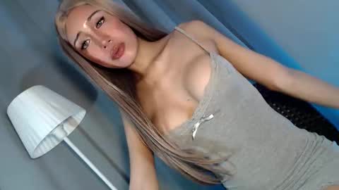 Yumi online show from November 24, 7:16 pm