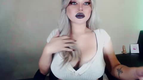 Snapshot of hotsexyhugetrans chatting on December 11, 2:10 pm Marga Avery online show from December 11, 2:10 pm