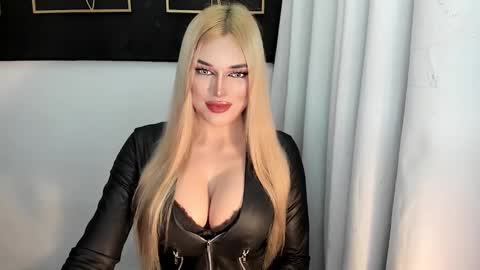 STELLA online show from October 9, 10:22 pm