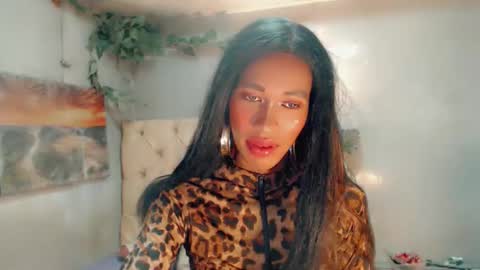 hugecock_caramel online show from April 23, 9:06 am