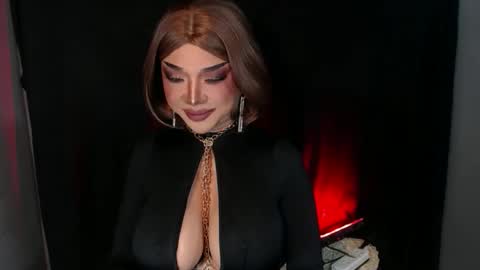 Christine online show from January 5, 7:28 pm