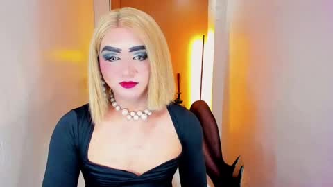 MsLovely online show from April 14, 7:08 pm