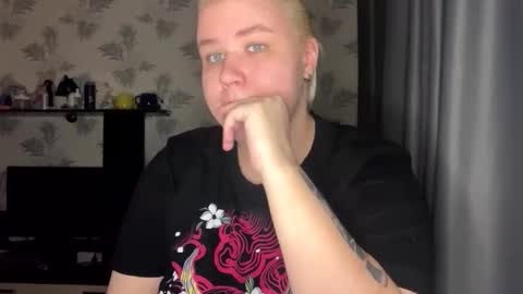 Snapshot of husk_ryan chatting on October 5, 10:09 pm Ryan online show from October 5, 10:09 pm