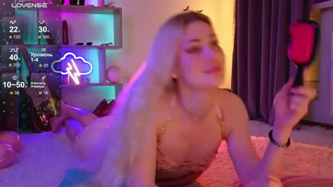  Dina  Help me reach 100 likes  online show from April 18, 9:04 pm