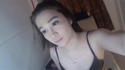 indestructabletrixie online show from November 12, 2:57 am