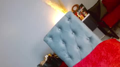 insatiable_queen16 online show from September 12, 5:18 pm