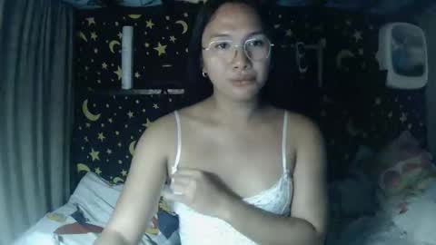 MAXINE online show from May 15, 4:37 pm