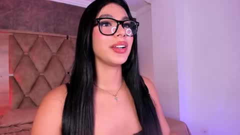 Isa online show from October 30, 9:25 pm