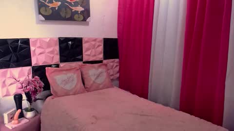 Snapshot of itsme_anastasia69 chatting on October 21, 6:26 am Anna online show from October 21, 6:26 am