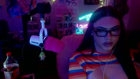 Snapshot of itsnickibabyy chatting on October 28, 4:32 am Nicki Foxx online show from October 28, 4:32 am