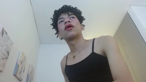 Snapshot of ivone_rose_ chatting on October 23, 12:20 pm Ivon online show from October 23, 12:20 pm